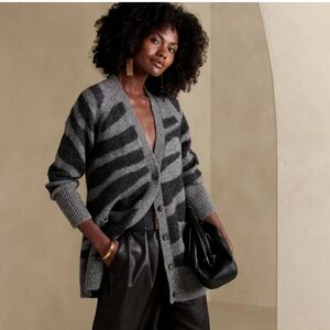 BANANA REPUBLIC Womens Alpaca Wool Blend Cardigan Sweater Size S Zebra Print